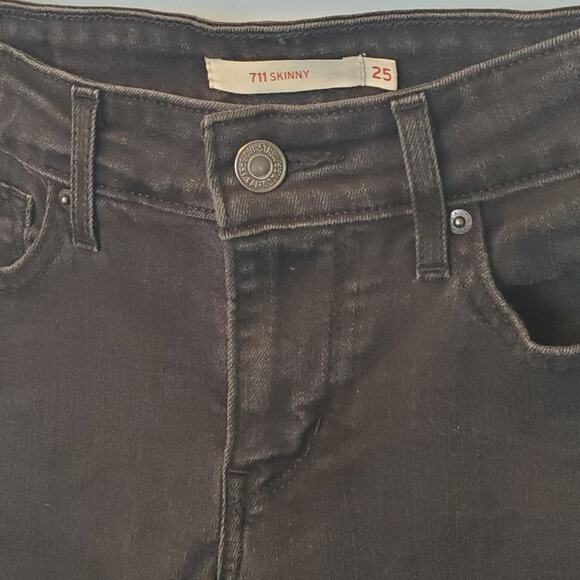 Levi's Flattering Soft Black Crop 711 Skinny Jeans ~Streetwear Flattering Casual - Picture 4 of 12